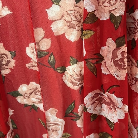 Women’s Red Floral Sheer Short Sleeve Cover Up - Picture 4 of 6